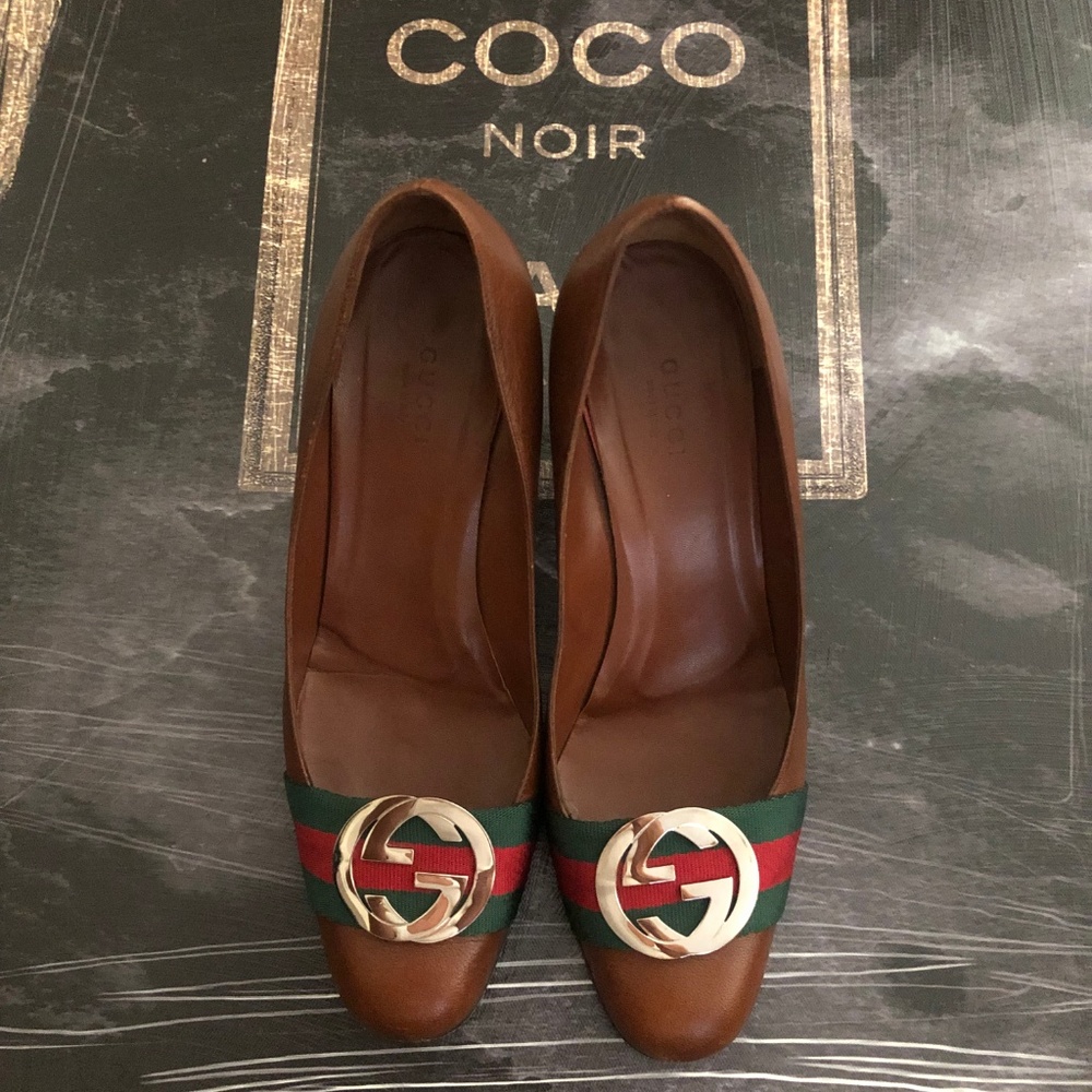 * Authentic * Gucci Cognac Leather Pumps